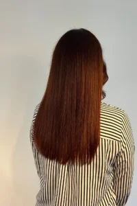 Friseur Atelier by Jessica Stöhr - Wo Haare Herzenssache sind. Für jeden einzigartig, für alle perfekt – Stil und Spaß für die ganze Familie. - Vorher - Nachher - Langhaarliebe - Erleben Sie den Unterschied. Unsere professionellen Schnitte, Farben und Stylings verwandeln Ihr Haar – sichtbar, individuell und typgerecht. Langhaarfrisur geglättet nachher