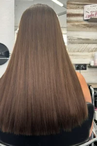 Friseur Atelier by Jessica Stöhr - Wo Haare Herzenssache sind. Für jeden einzigartig, für alle perfekt – Stil und Spaß für die ganze Familie. - Vorher - Nachher - Langhaarliebe - Erleben Sie den Unterschied. Unsere professionellen Schnitte, Farben und Stylings verwandeln Ihr Haar – sichtbar, individuell und typgerecht. Langhaarfrisur geglättet nachher