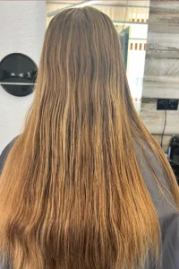 Friseur Atelier by Jessica Stöhr - Wo Haare Herzenssache sind. Für jeden einzigartig, für alle perfekt – Stil und Spaß für die ganze Familie. - Vorher - Nachher - Langhaarliebe - Erleben Sie den Unterschied. Unsere professionellen Schnitte, Farben und Stylings verwandeln Ihr Haar – sichtbar, individuell und typgerecht. Langhaarfrisur vorher